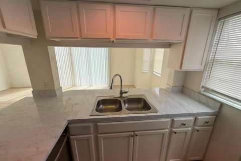 Townhouse in Davenport, Florida 3 bedrooms, 152.17 sq.m. № 2277570 - photo 8