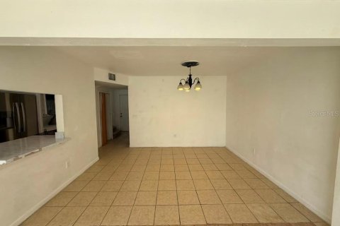 Townhouse in Davenport, Florida 3 bedrooms, 152.17 sq.m. № 2277570 - photo 10