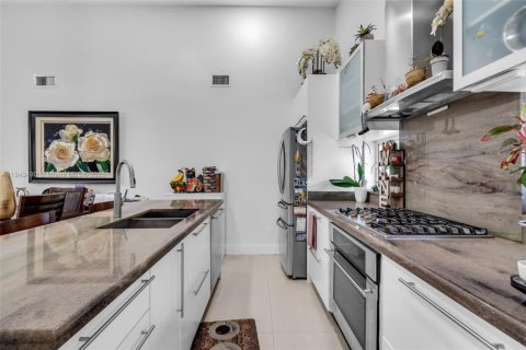 Casa en venta en Miami, Florida, 3 dormitorios, 111.58 m2 № 1836467 - foto 9