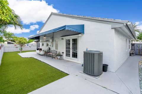 Casa en venta en Miami, Florida, 3 dormitorios, 111.58 m2 № 1836467 - foto 23