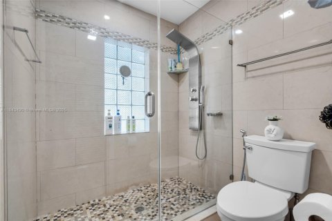 Casa en venta en Miami, Florida, 3 dormitorios, 111.58 m2 № 1836467 - foto 16