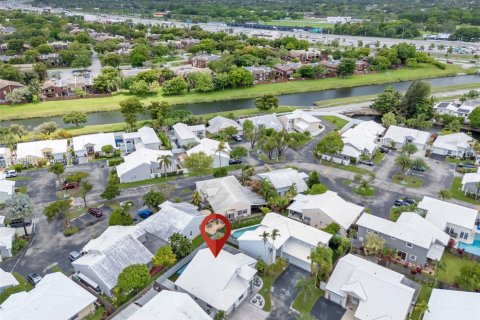 Casa en venta en Miami, Florida, 3 dormitorios, 111.58 m2 № 1836467 - foto 29