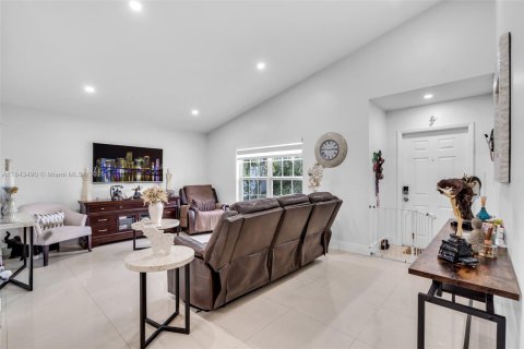 Casa en venta en Miami, Florida, 3 dormitorios, 111.58 m2 № 1836467 - foto 5