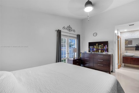 Casa en venta en Miami, Florida, 3 dormitorios, 111.58 m2 № 1836467 - foto 13