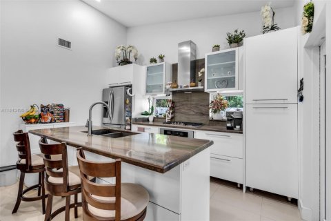 Casa en venta en Miami, Florida, 3 dormitorios, 111.58 m2 № 1836467 - foto 8