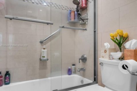 Casa en venta en Miami, Florida, 3 dormitorios, 111.58 m2 № 1836467 - foto 20