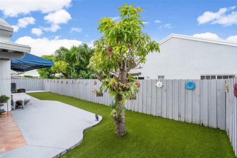 Casa en venta en Miami, Florida, 3 dormitorios, 111.58 m2 № 1836467 - foto 24