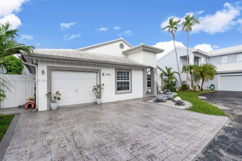 Casa en venta en Miami, Florida, 3 dormitorios, 111.58 m2 № 1836467 - foto 2