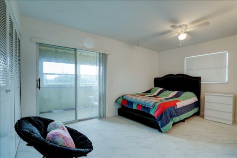 Condo in Delray Beach, Florida, 1 bedroom № 2264998 - photo 12