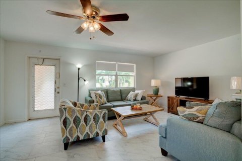 Condo in Delray Beach, Florida, 1 bedroom № 2264998 - photo 2