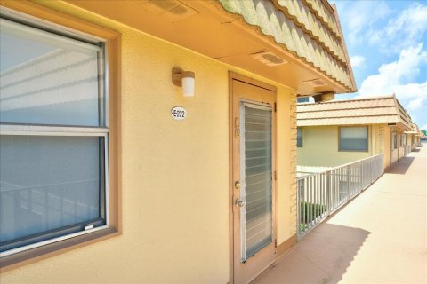 Condo in Delray Beach, Florida, 1 bedroom № 2264998 - photo 15