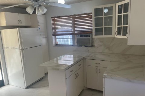 Villa ou maison à vendre à Hialeah, Floride: 6 chambres, 217.86 m2 № 1798855 - photo 7
