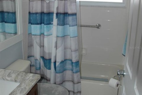 House in Clermont, Florida 4 bedrooms, 196.95 sq.m. № 1777106 - photo 15