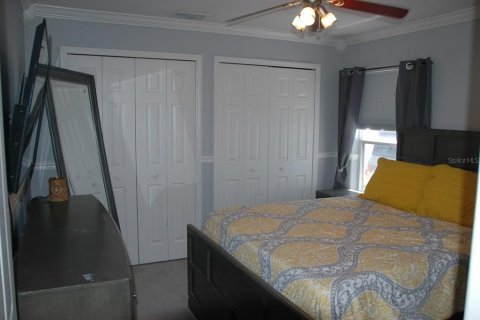 House in Clermont, Florida 4 bedrooms, 196.95 sq.m. № 1777106 - photo 11