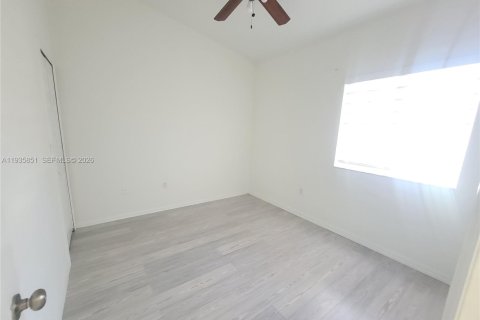 Condo in Homestead, Florida, 2 bedrooms  № 1995477 - photo 5