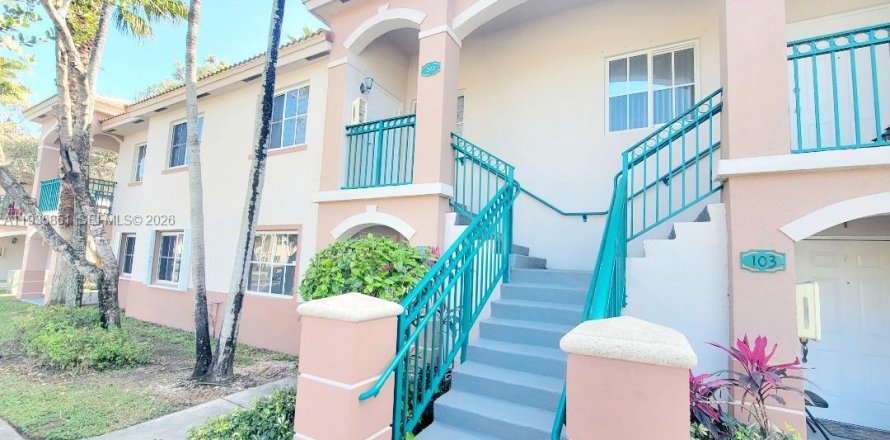 Condo in Homestead, Florida, 2 bedrooms  № 1995477