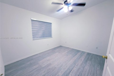 Condo in Homestead, Florida, 2 bedrooms  № 1995477 - photo 4