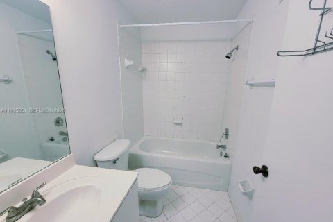 Condo in Homestead, Florida, 2 bedrooms  № 1995477 - photo 9