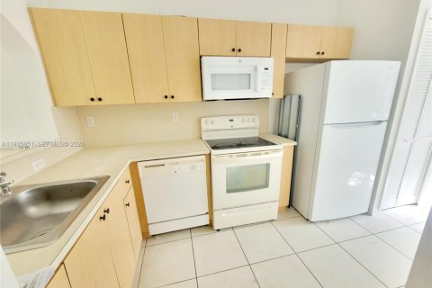 Condo in Homestead, Florida, 2 bedrooms  № 1995477 - photo 6