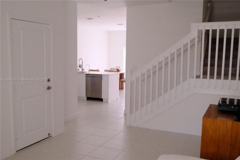 Купить таунхаус в Майами, Флорида 3 спальни, 169.73м2, № 1957952 - фото 23