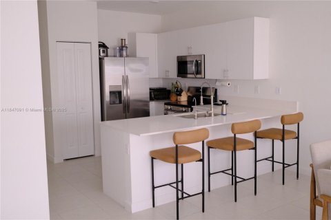 Купить таунхаус в Майами, Флорида 3 спальни, 169.73м2, № 1957952 - фото 4