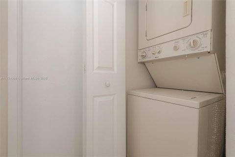 Copropriété à vendre à Miami, Floride: 2 chambres, 113.15 m2 № 1483231 - photo 11
