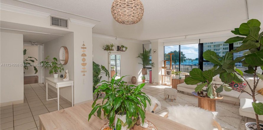 Condo à Miami, Floride, 2 chambres № 1483231