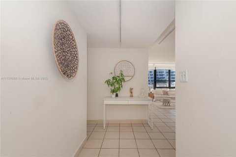 Copropriété à vendre à Miami, Floride: 2 chambres, 113.15 m2 № 1483231 - photo 17