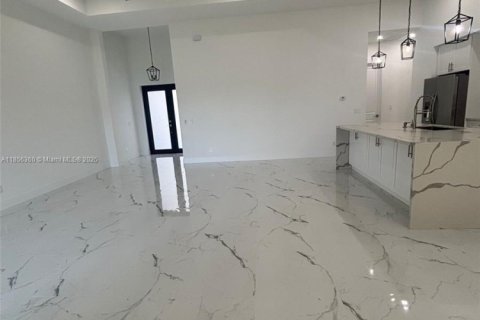 Villa ou maison à vendre à Cape Coral, Floride: 4 chambres, 187.29 m2 № 1958169 - photo 5