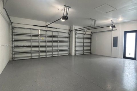 Villa ou maison à vendre à Cape Coral, Floride: 4 chambres, 187.29 m2 № 1958169 - photo 12