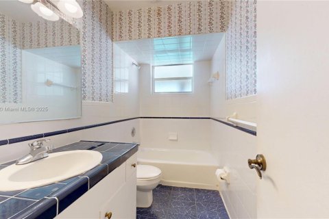 Casa en venta en Palmetto Bay, Florida, 3 dormitorios, 158.31 m2 № 1748246 - foto 22
