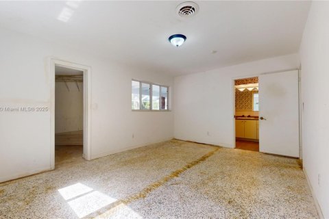 Casa en venta en Palmetto Bay, Florida, 3 dormitorios, 158.31 m2 № 1748246 - foto 14