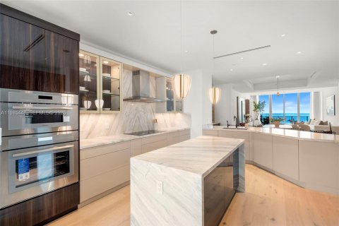 Купить кондоминиум в Майами, Флорида 3 спальни, 245.26м2, № 2047811 - фото 19