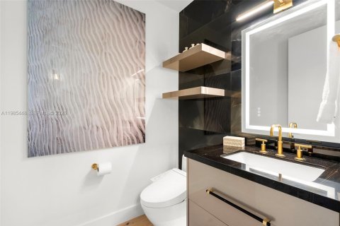 Купить кондоминиум в Майами, Флорида 3 спальни, 245.26м2, № 2047811 - фото 24