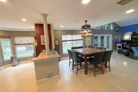 Villa ou maison à vendre à Hollywood, Floride: 4 chambres, 187.2 m2 № 1928974 - photo 27