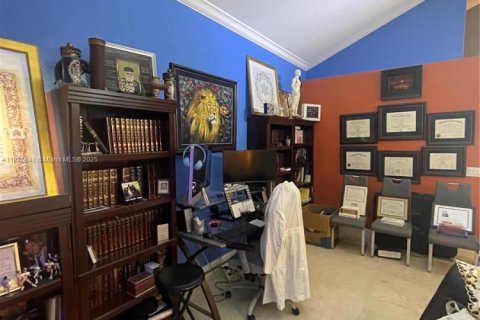 Villa ou maison à vendre à Hollywood, Floride: 4 chambres, 187.2 m2 № 1928974 - photo 8