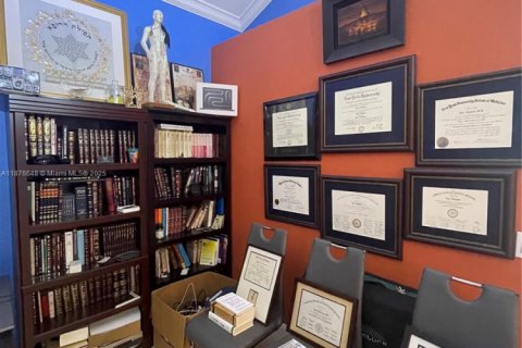 Villa ou maison à vendre à Hollywood, Floride: 4 chambres, 187.2 m2 № 1928974 - photo 7