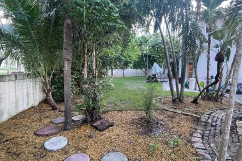 Villa ou maison à vendre à Hollywood, Floride: 4 chambres, 187.2 m2 № 1928974 - photo 26