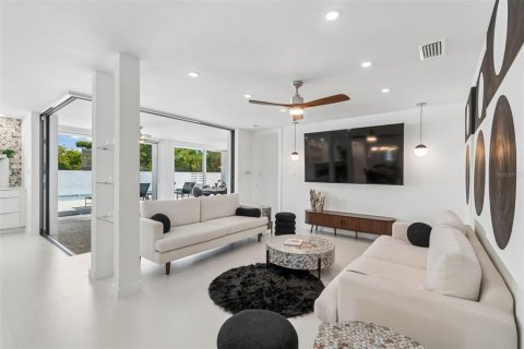 Villa ou maison à vendre à Sarasota, Floride: 4 chambres, 372.17 m2 № 2142227 - photo 8