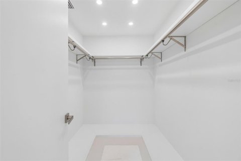 Villa ou maison à vendre à Sarasota, Floride: 4 chambres, 372.17 m2 № 2142227 - photo 17