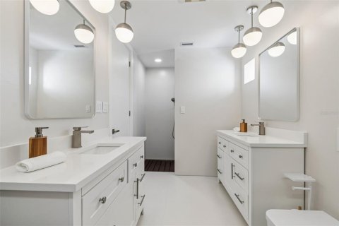 Villa ou maison à vendre à Sarasota, Floride: 4 chambres, 372.17 m2 № 2142227 - photo 21