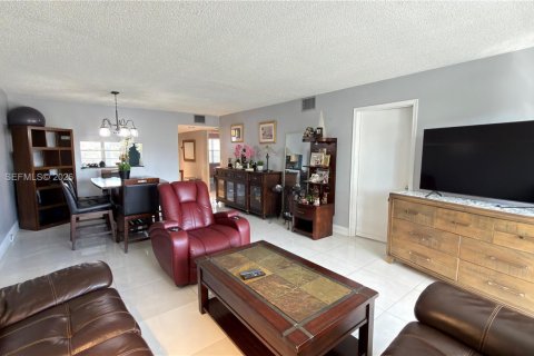 Condominio en alquiler en Pembroke Pines, Florida, 2 dormitorios, 110.74 m2 № 2059611 - foto 26