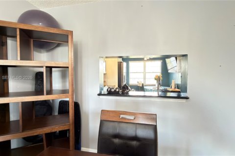Condominio en alquiler en Pembroke Pines, Florida, 2 dormitorios, 110.74 m2 № 2059611 - foto 29