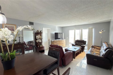 Condominio en alquiler en Pembroke Pines, Florida, 2 dormitorios, 110.74 m2 № 2059611 - foto 24