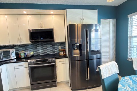 Condominio en alquiler en Pembroke Pines, Florida, 2 dormitorios, 110.74 m2 № 2059611 - foto 20