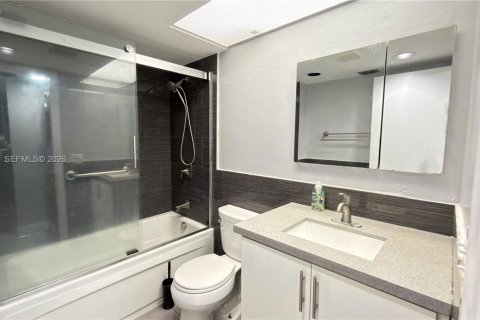 Condominio en alquiler en Pembroke Pines, Florida, 2 dormitorios, 110.74 m2 № 2059611 - foto 12