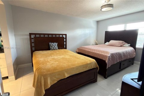 Condominio en alquiler en Pembroke Pines, Florida, 2 dormitorios, 110.74 m2 № 2059611 - foto 8