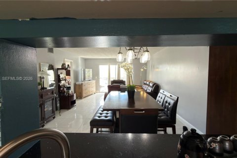 Condominio en alquiler en Pembroke Pines, Florida, 2 dormitorios, 110.74 m2 № 2059611 - foto 23