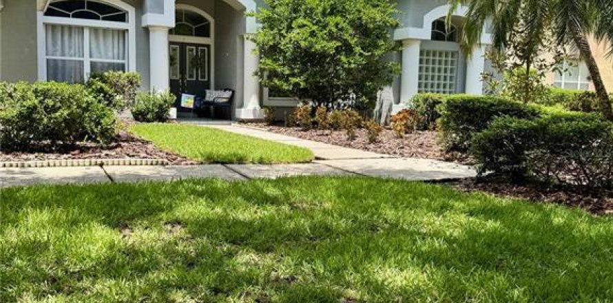 House in Tampa, Florida 5 bedrooms, 277.03 sq.m. № 1884556