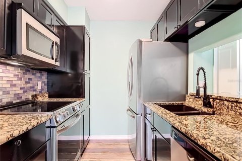 Condo in Daytona Beach, Florida, 1 bedroom № 2111369 - photo 8